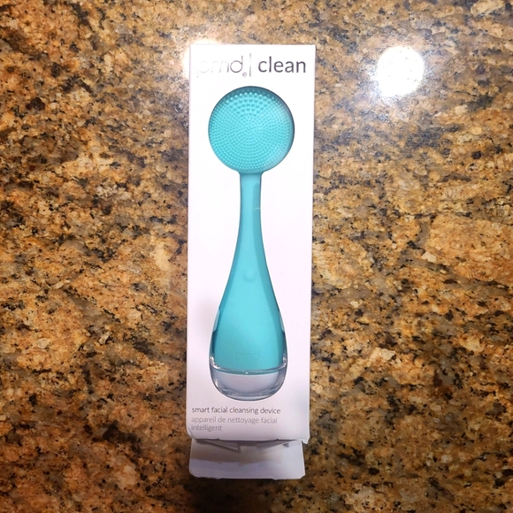 pmd clean smart facial cleansing device - Picture 1 of 3